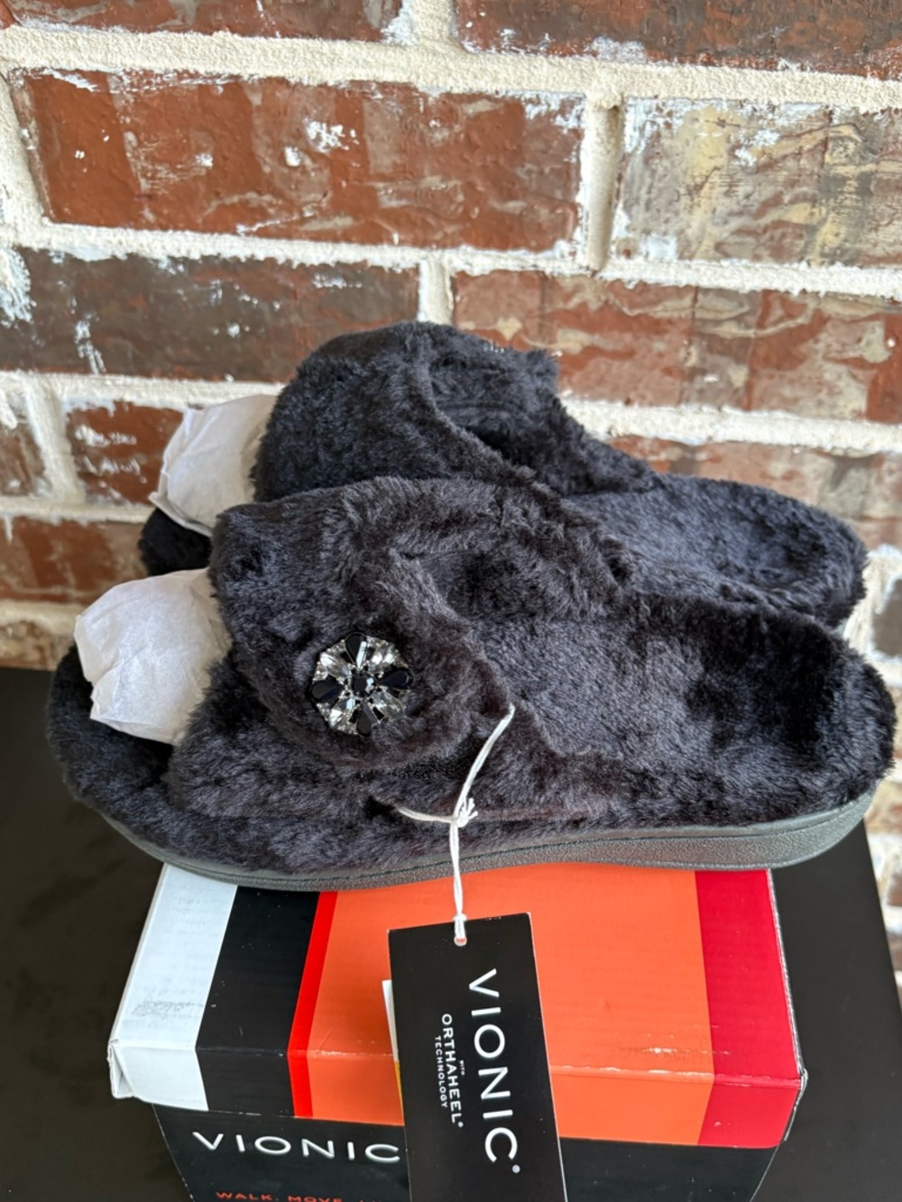 Vionic RelaxLux Black Faux Fur Jeweled Strap Slip-on Slippers Size 7 NWB - Picture 4 of 16